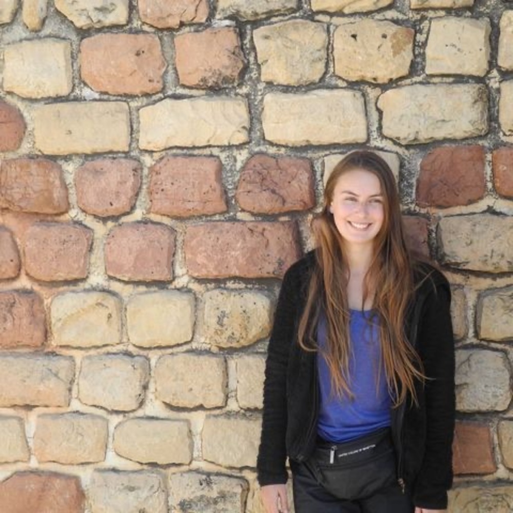 Meet your Posher, Isidora